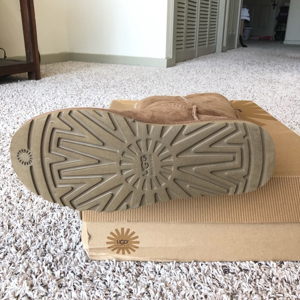 🤩 UGG Bailey Button Triplet Boot 🤩 - Picture 8 of 8